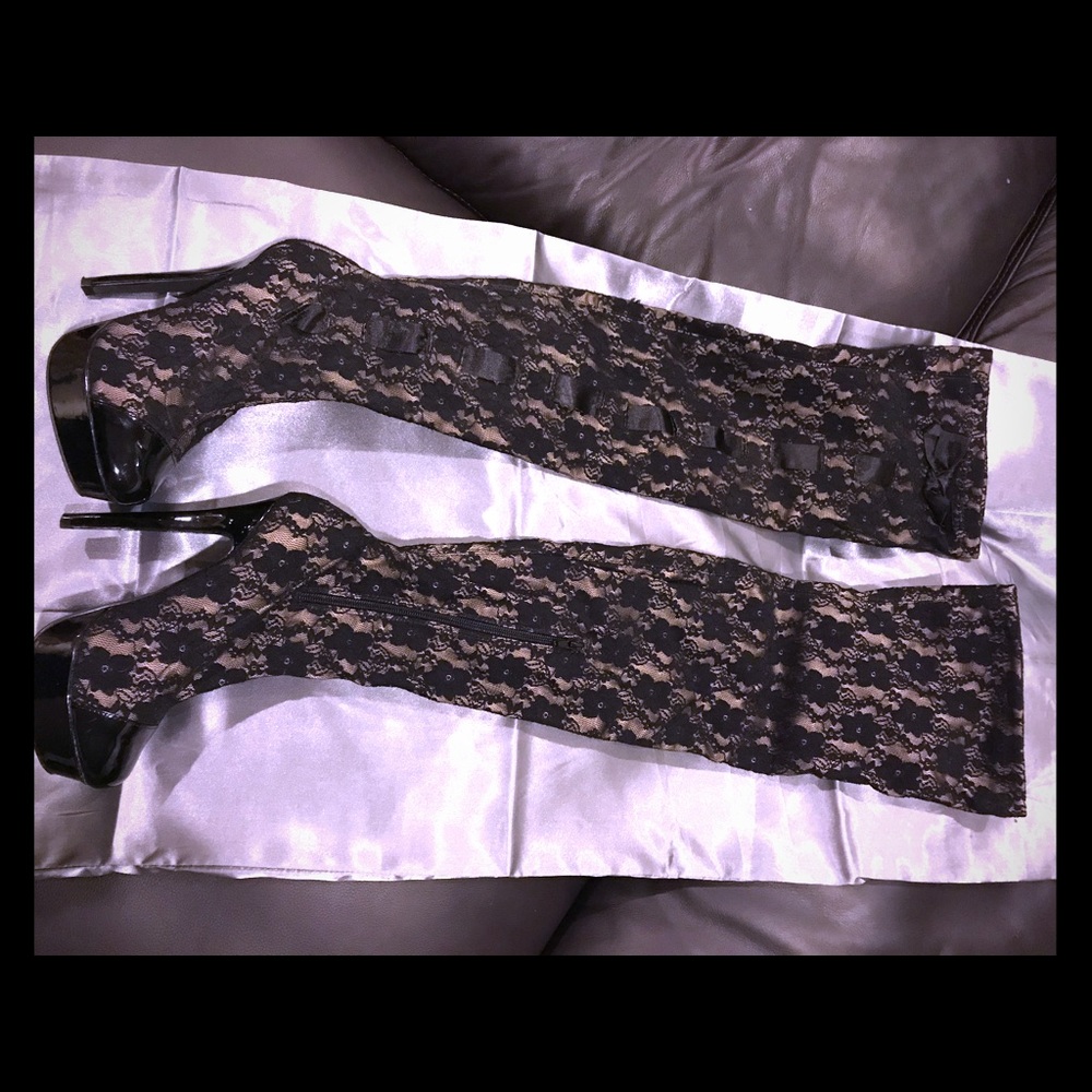 Colin Stuart Black & Lace Stiletto Boots!